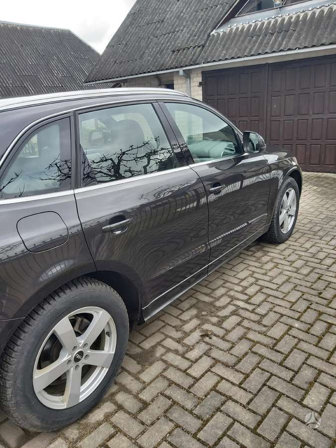 Audi Q5, 2.0 l., Минивэн