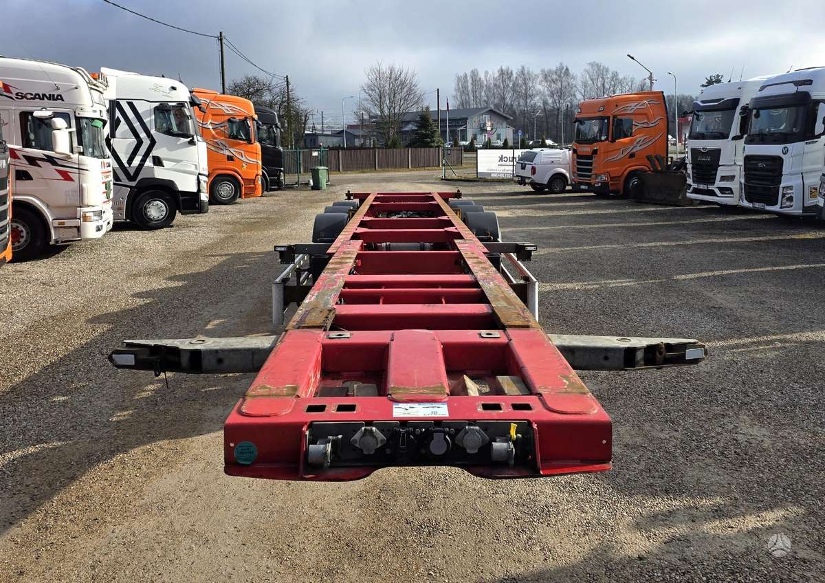 Kässbohrer Multicont XS, container