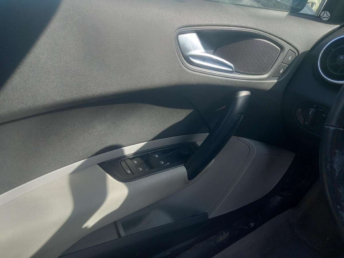 Audi A1 dalimis. Europa 91000km