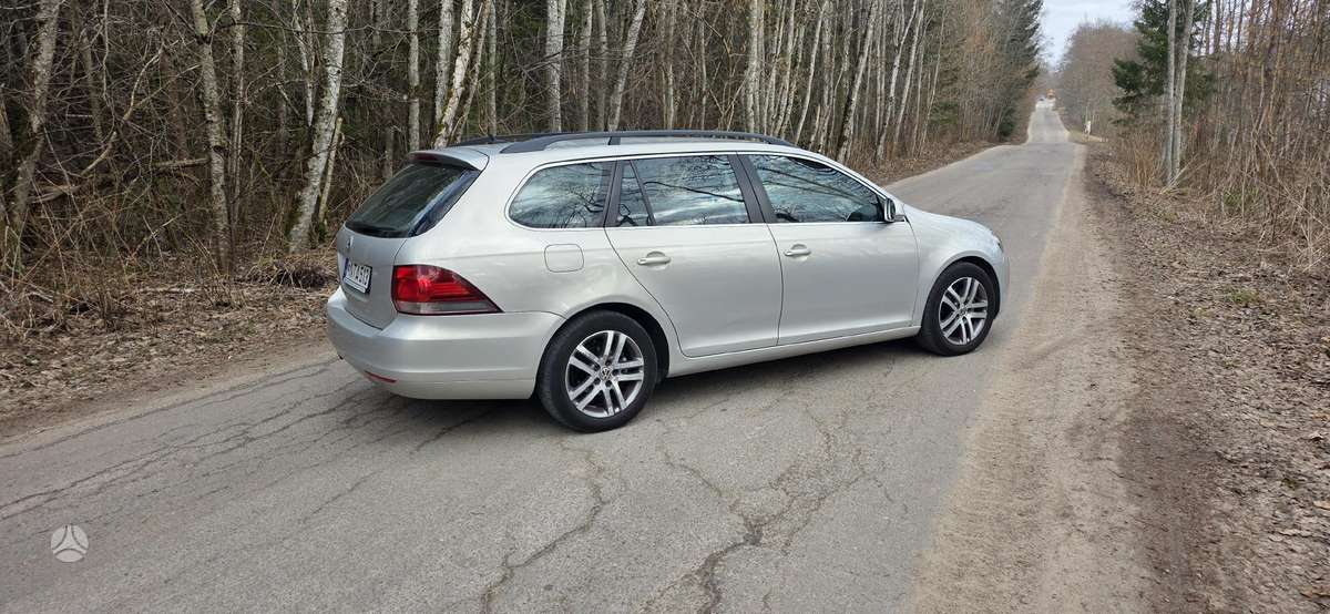 Volkswagen Golf - 5