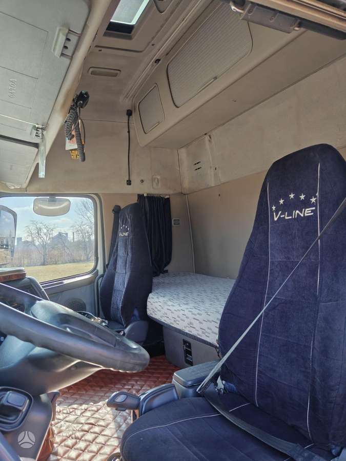 Volvo FH 440, single sleeper