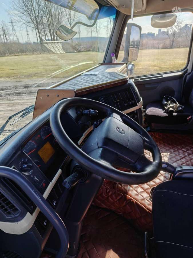 Volvo FH 440, single sleeper