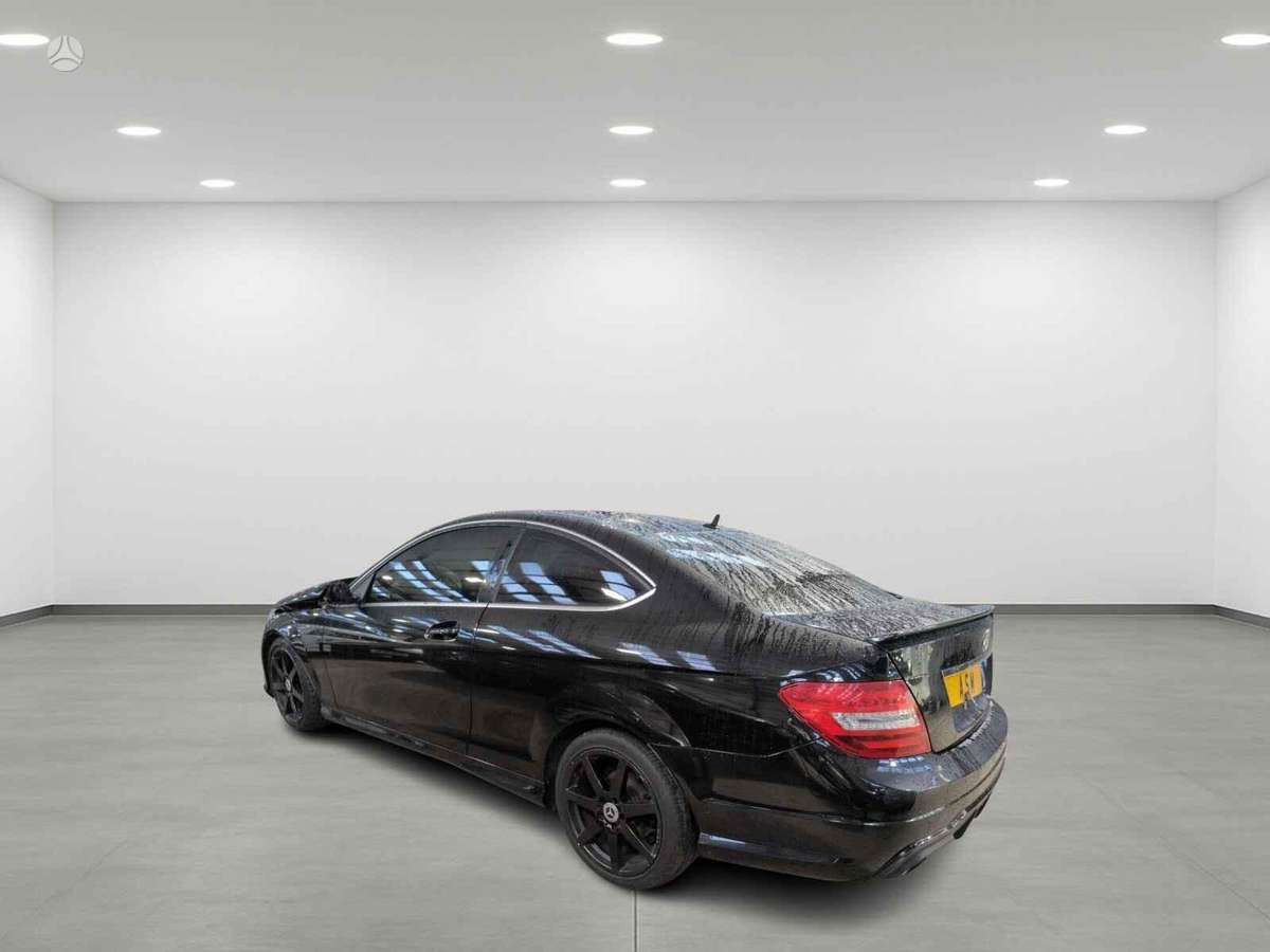 Mercedes-Benz C180