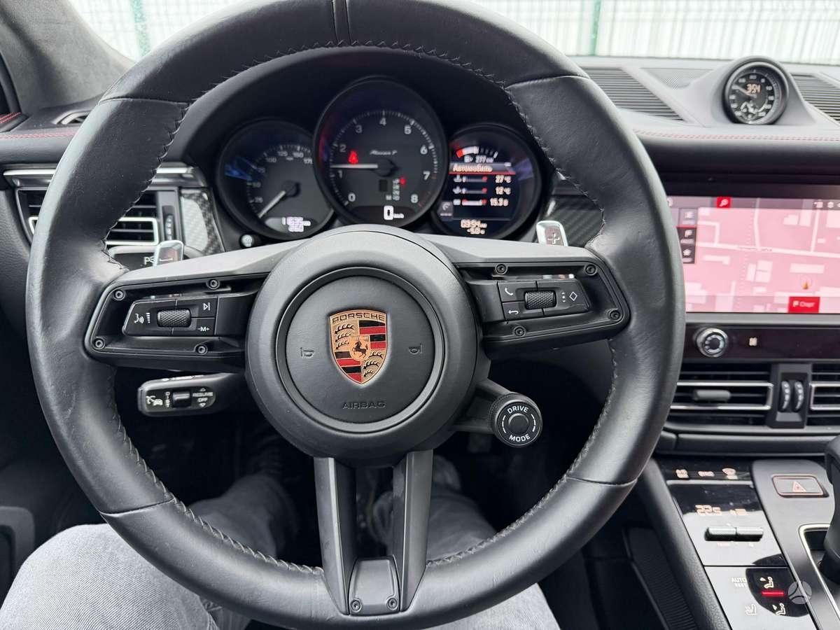 Porsche Macan - 11
