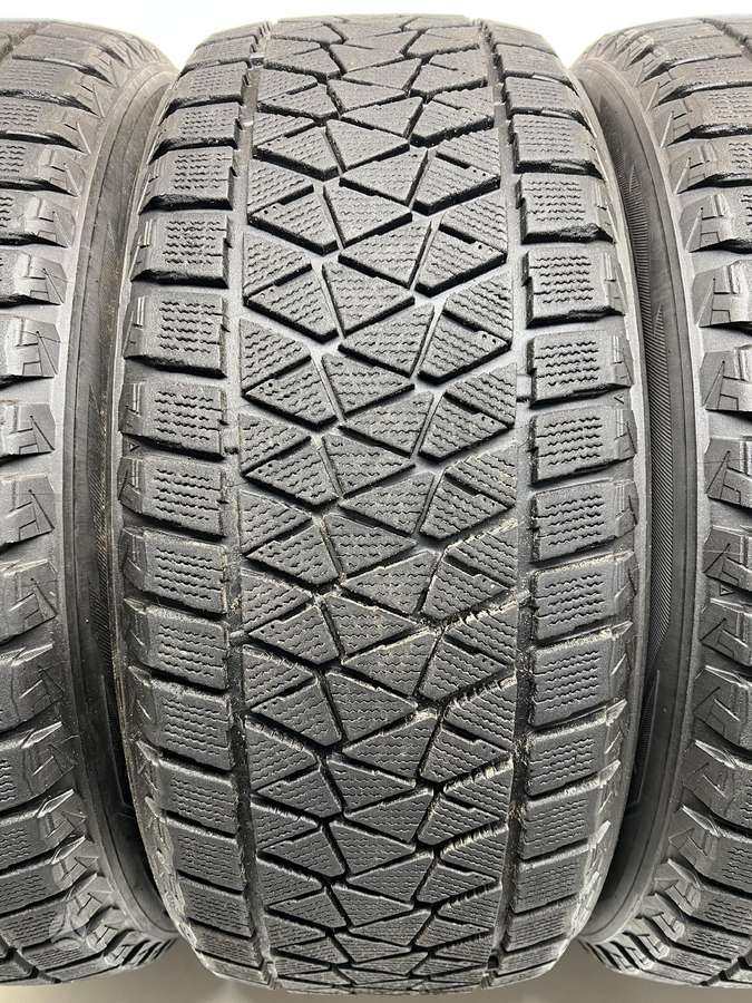 Bridgestone Blizzak DM-V2, winter 235/55 R18