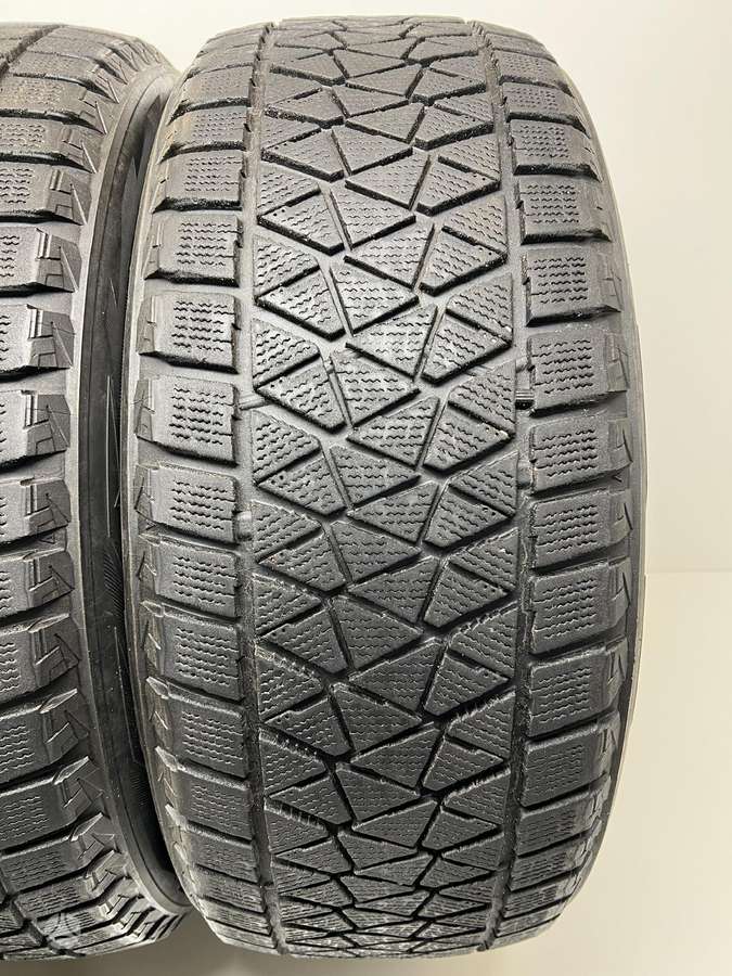 Bridgestone Blizzak DM-V2, winter 235/55 R18