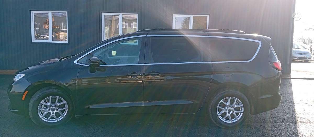 Chrysler Pacifica, Минивэн