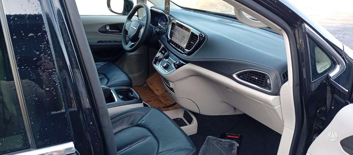 Chrysler Pacifica, Минивэн