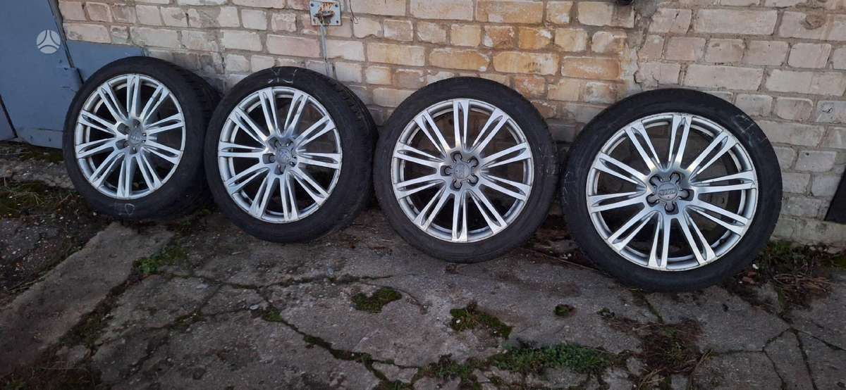 Audi A8, light alloy, R20