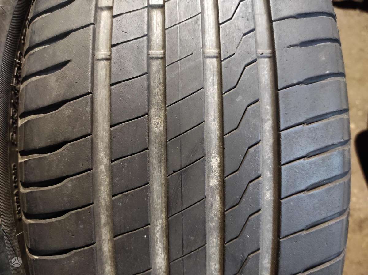 Pirelli, vasarinės 245/45 R19