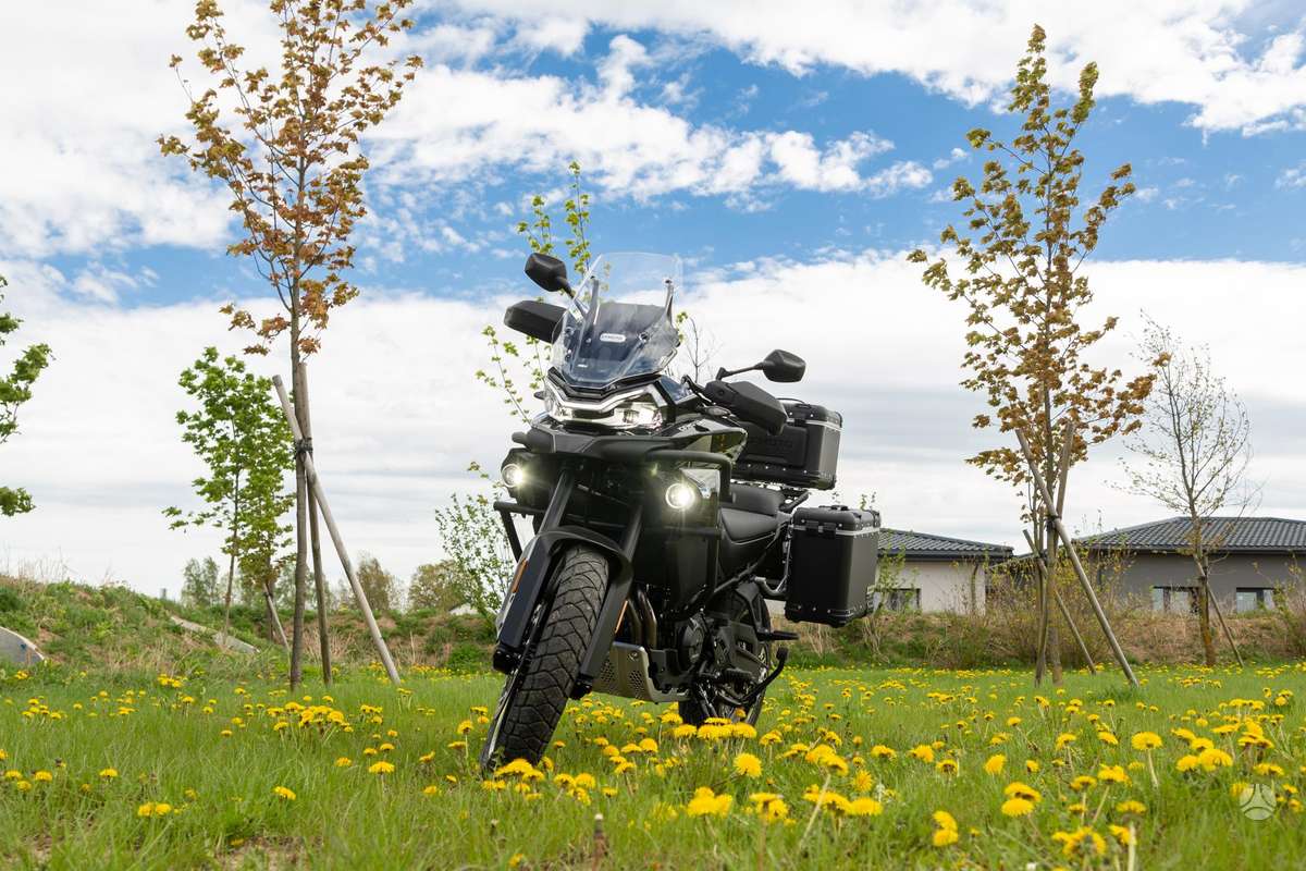 CFMOTO 800 Explore 799cc, touring / sport touring