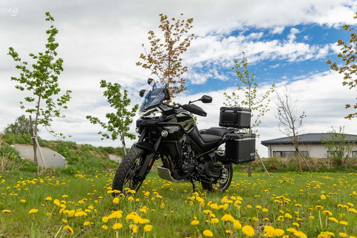 CFMOTO 800 Explore 799cc, touring / sport touring