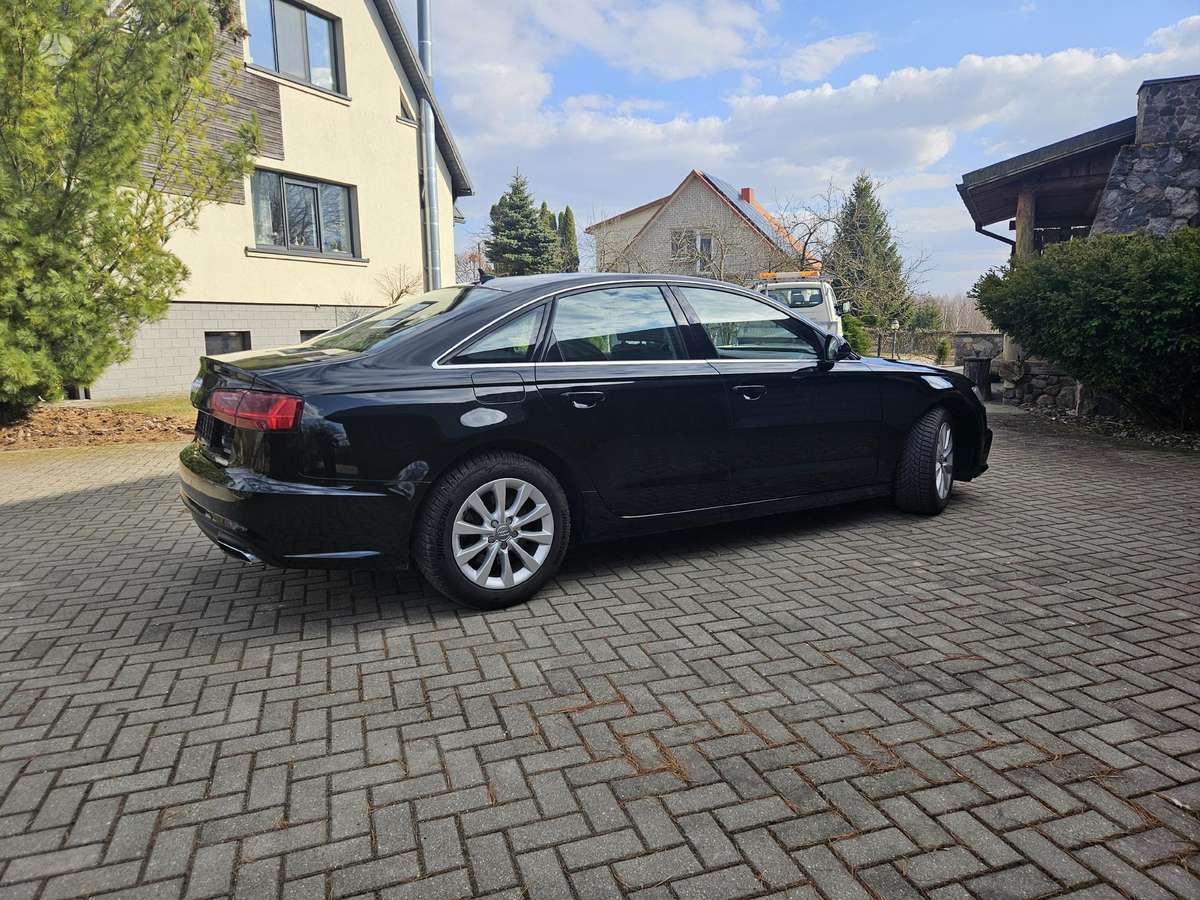 Audi A6, 2.0 l., Седан