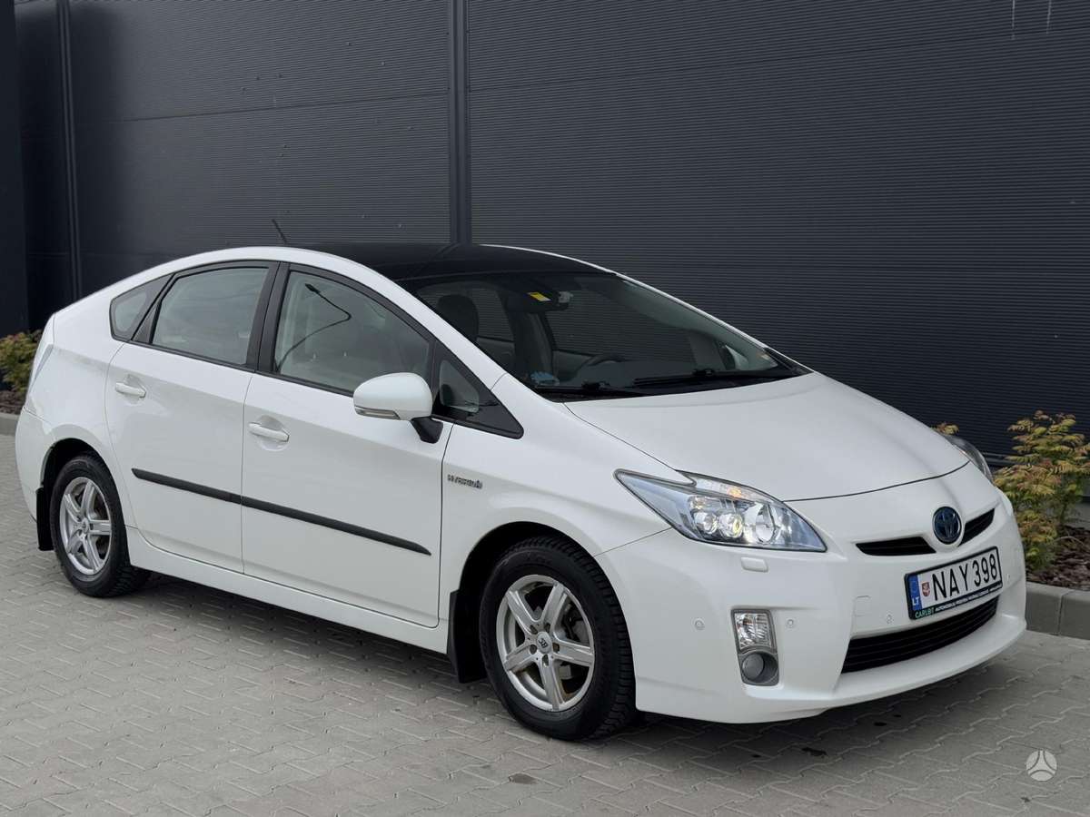 Toyota Prius - 3