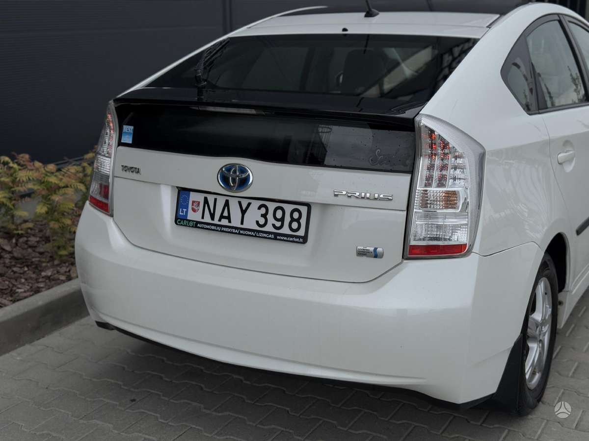 Toyota Prius - 5