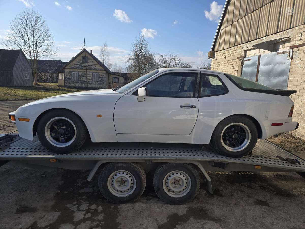 Porsche 944, 2.5 l., coupe