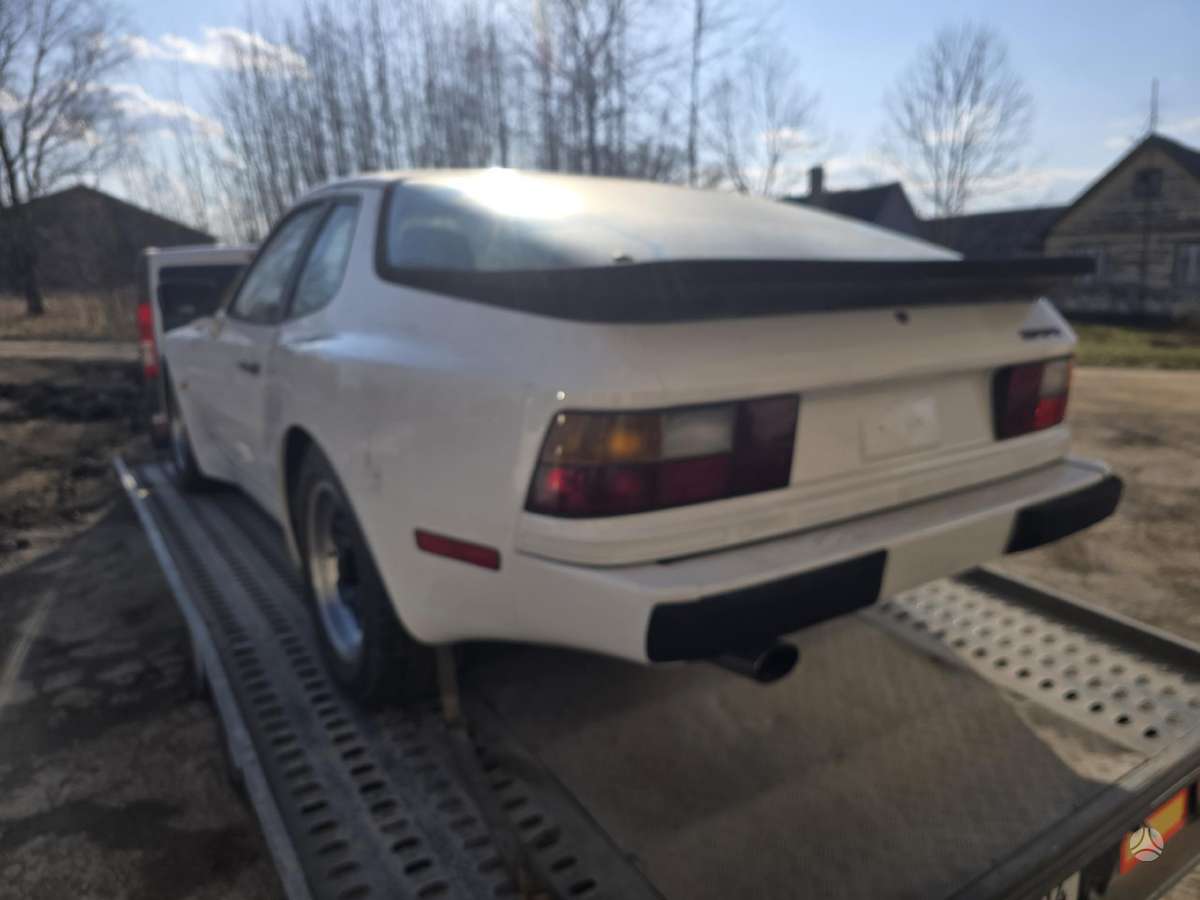 Porsche 944, 2.5 l., coupe