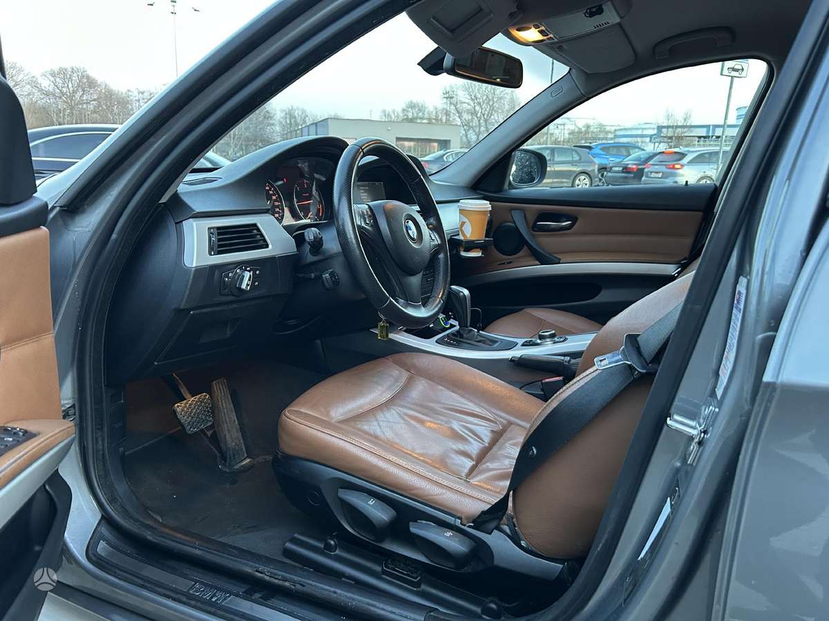 BMW 320, 2.0 l., Седан