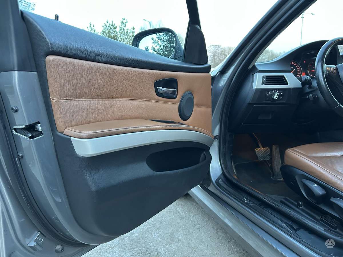 BMW 320, 2.0 l., Седан