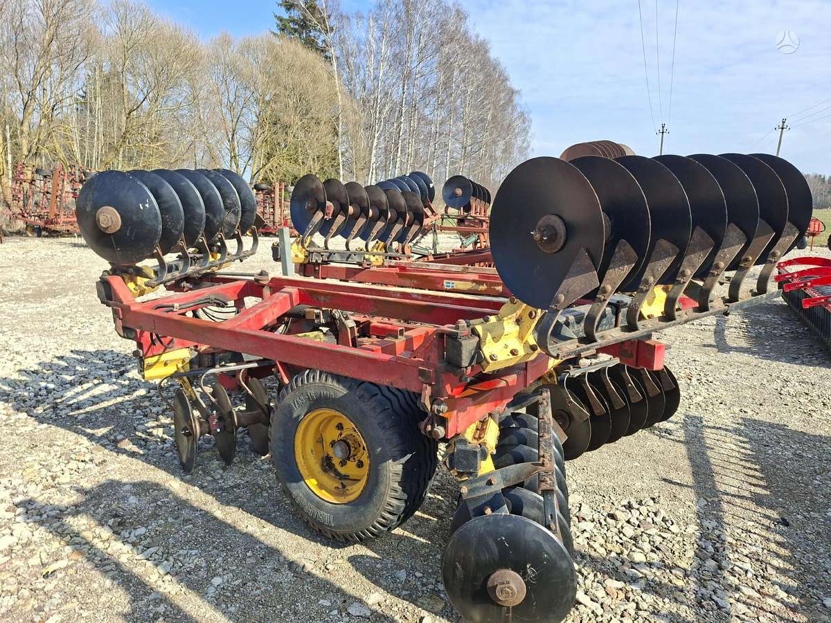 Vaderstad XT500, scrapers, scrubbers