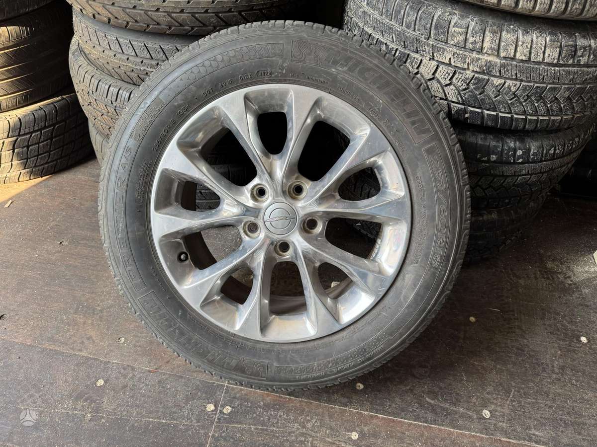 Chrysler Pacifica apdailos detalės