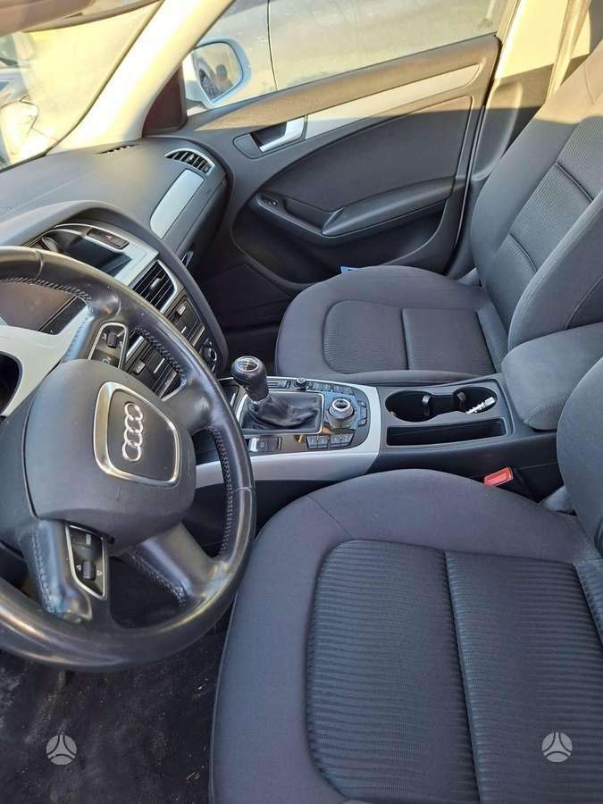 Audi A4, 2.0 l., Седан