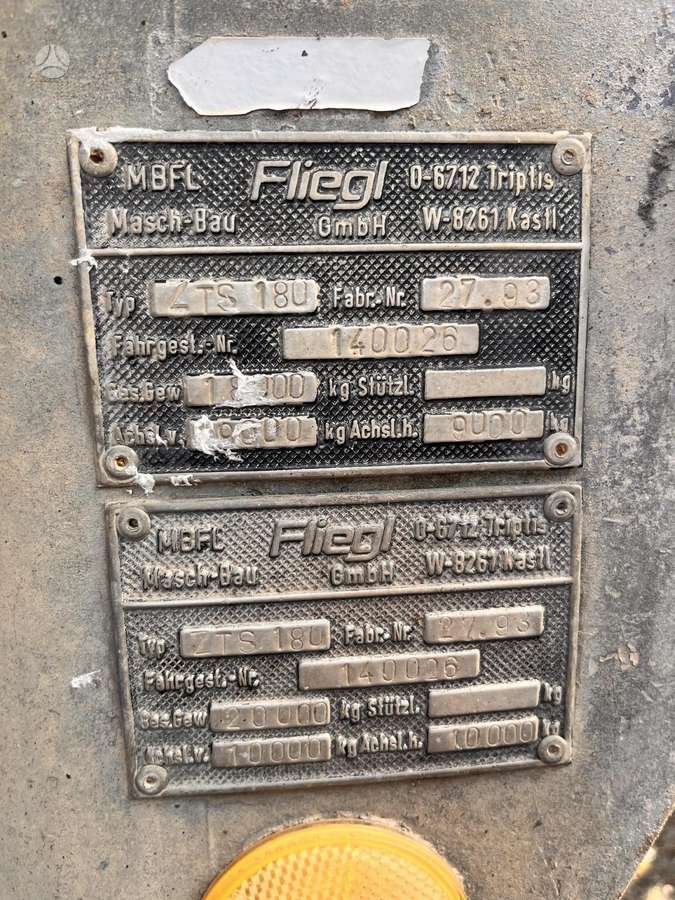 Fliegl ZTS 180, platformas