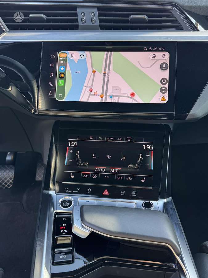 Audi e-tron, 95 kWh, off-road / crossover