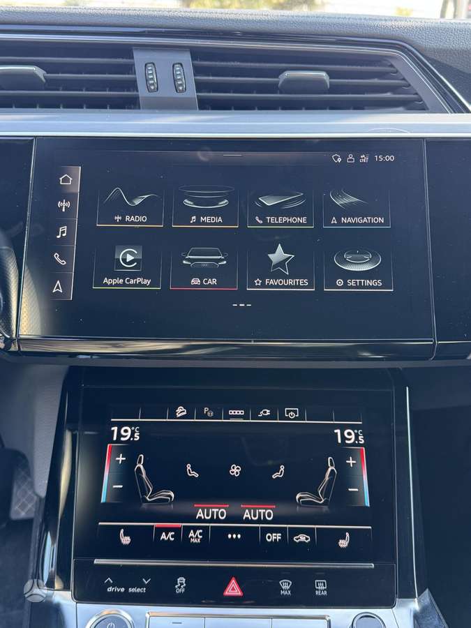 Audi e-tron, 95 kWh, off-road / crossover