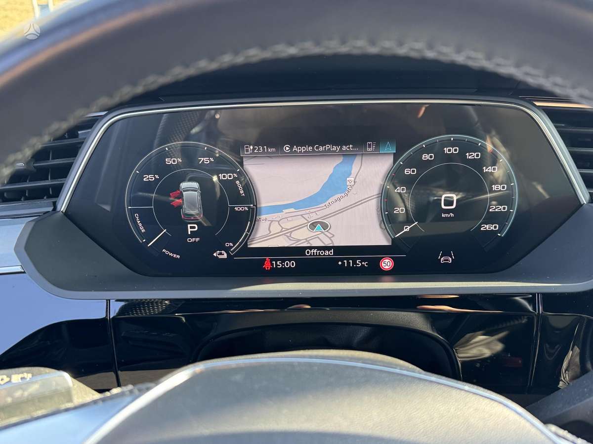 Audi e-tron, 95 kWh, off-road / crossover