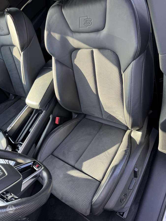 Audi e-tron, 95 kWh, off-road / crossover