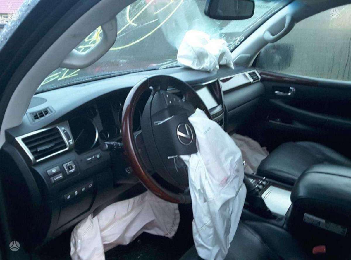 Lexus LX 570