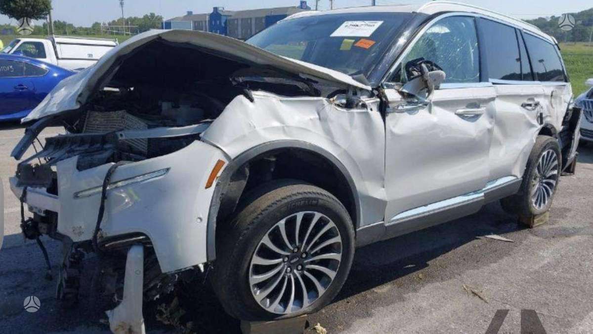 Lincoln Aviator