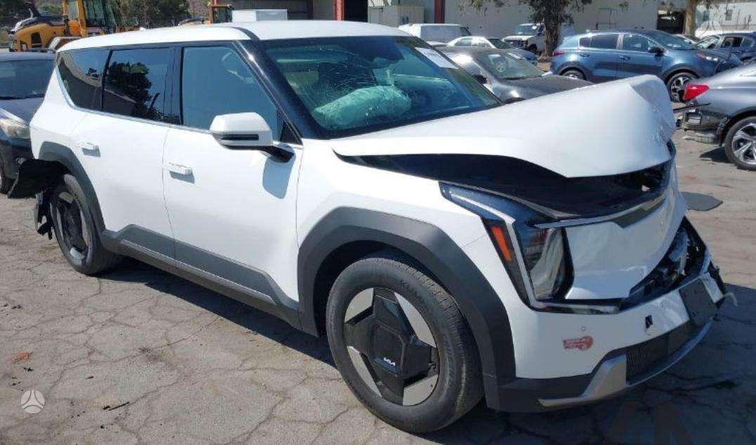 Kia EV9 Auto atvyko battery 99kwh