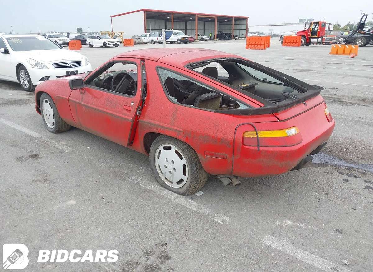 Porsche 928
