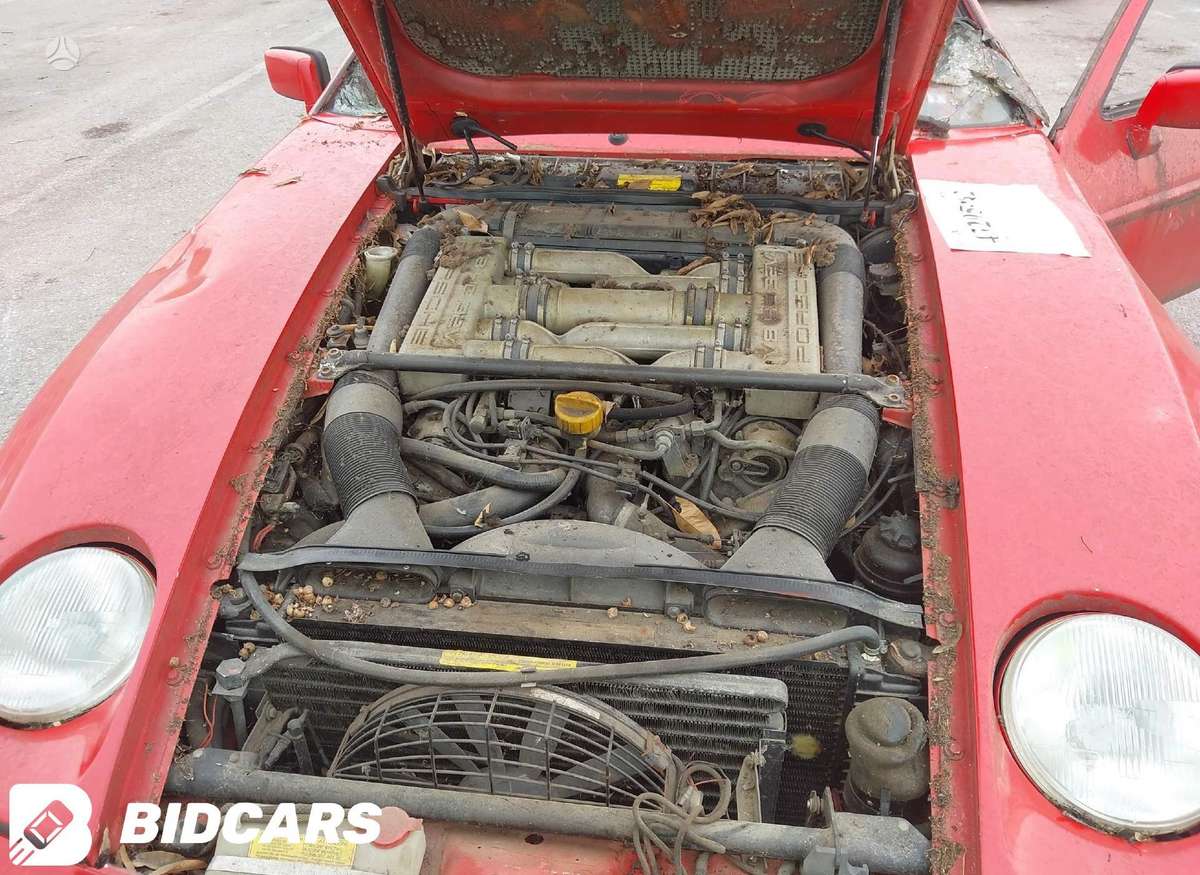 Porsche 928