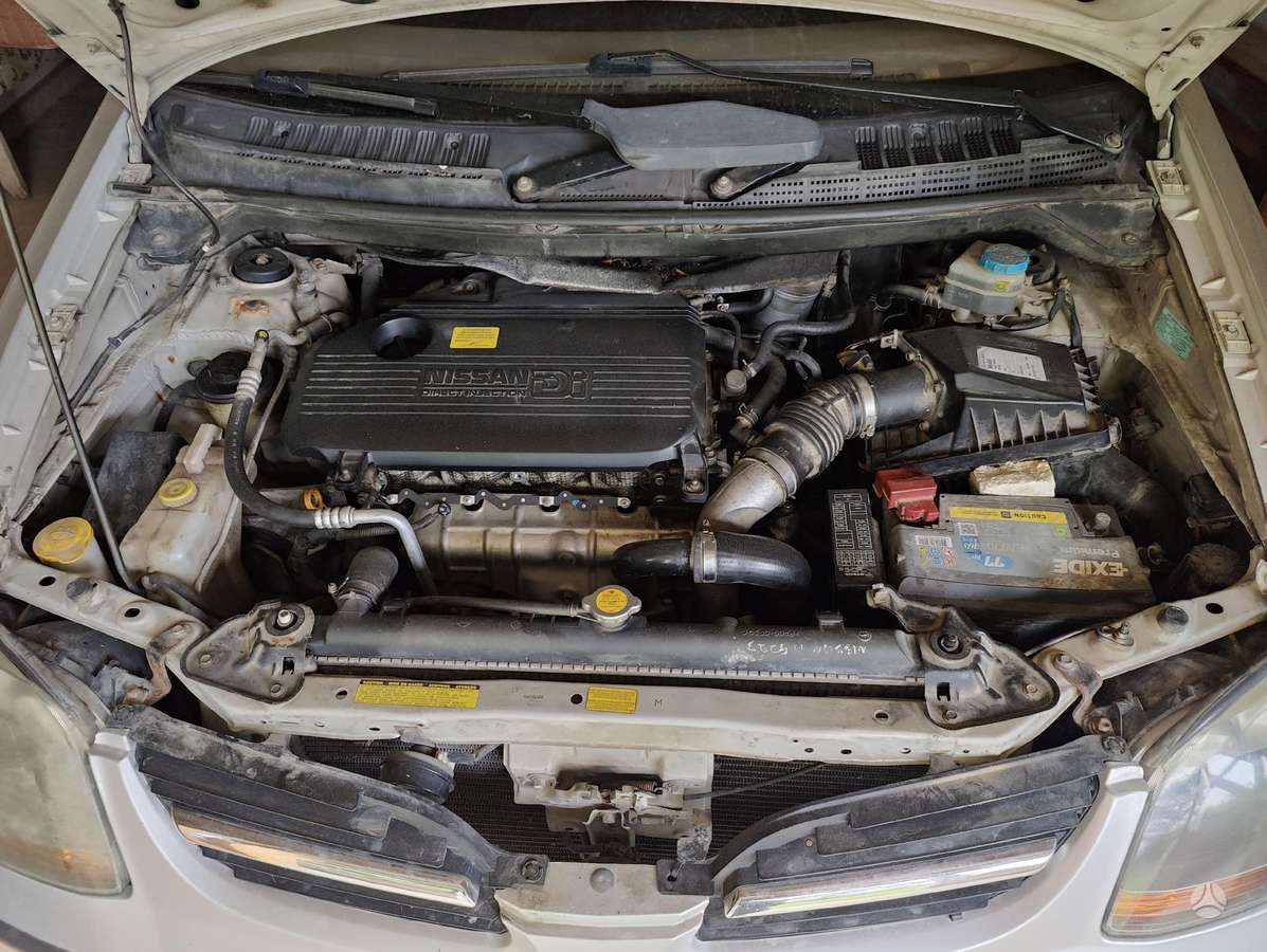 Nissan Almera Tino Dalimis