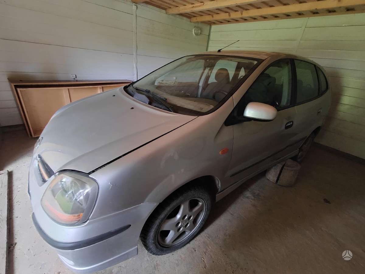 Nissan Almera Tino Dalimis