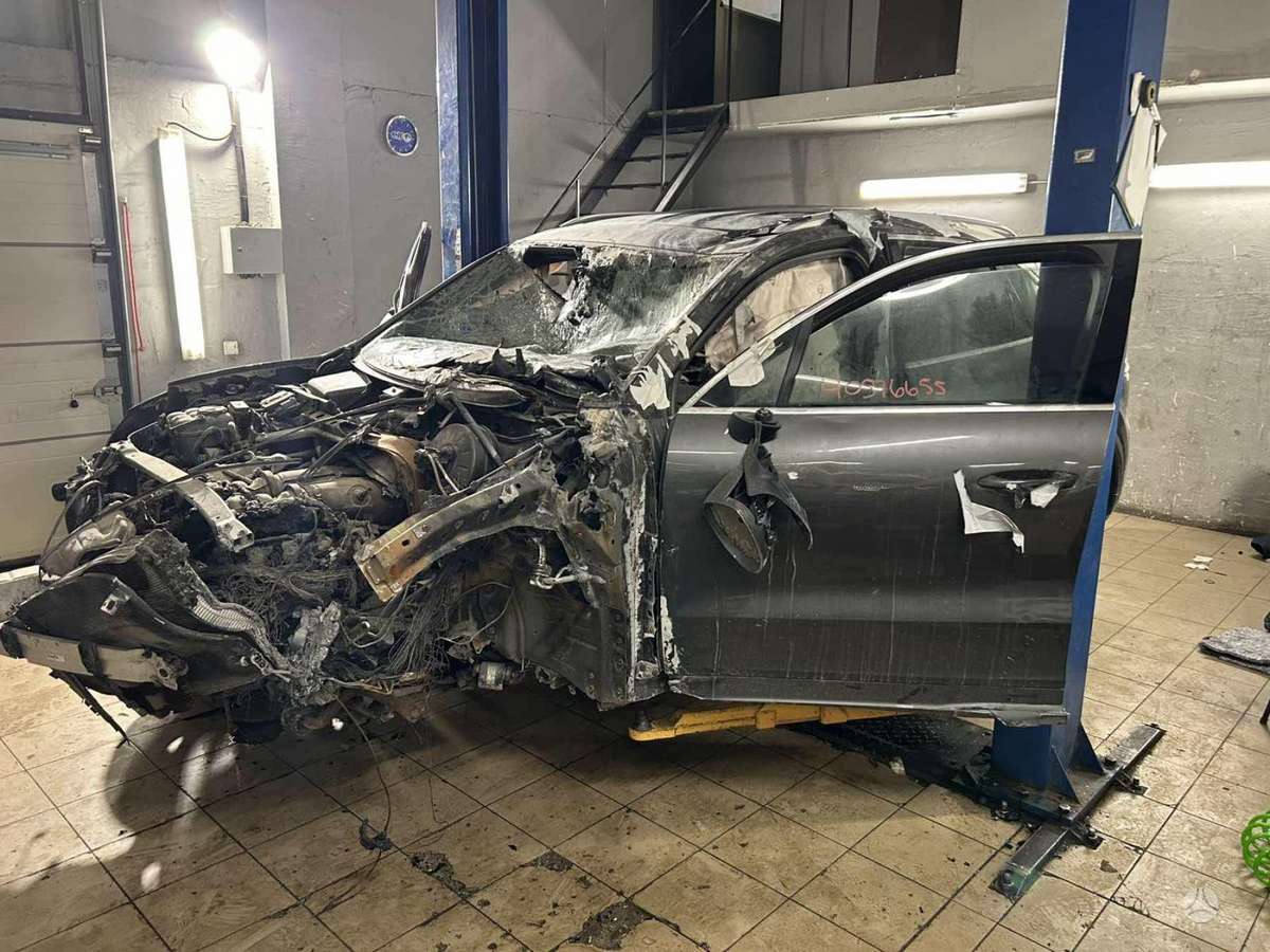 Porsche Cayenne for parts