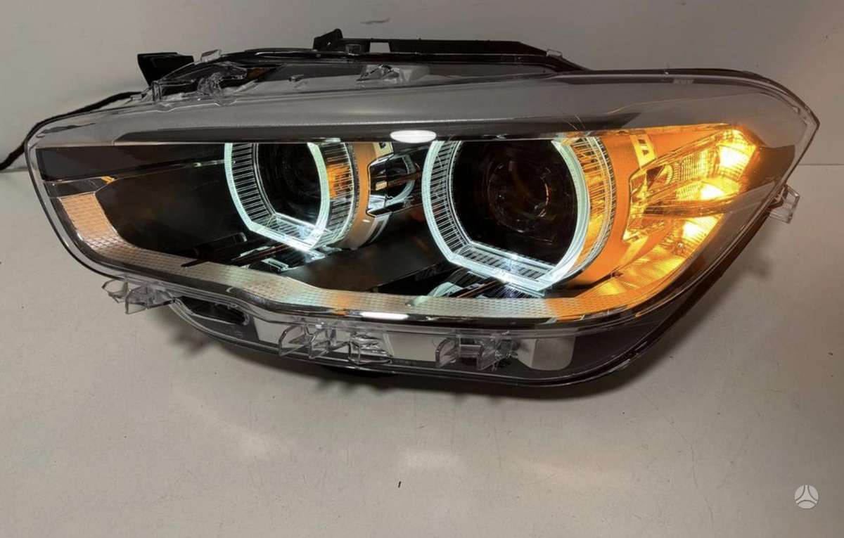 BMW 1 serija žibintai