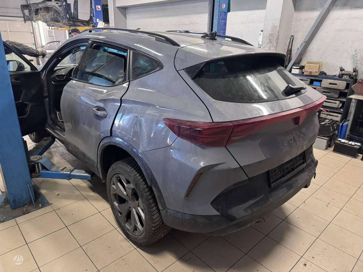 Cupra Formentor dalimis. Kėbulo numeris vin vsszzzkm1sr081167 variklis cupra 1