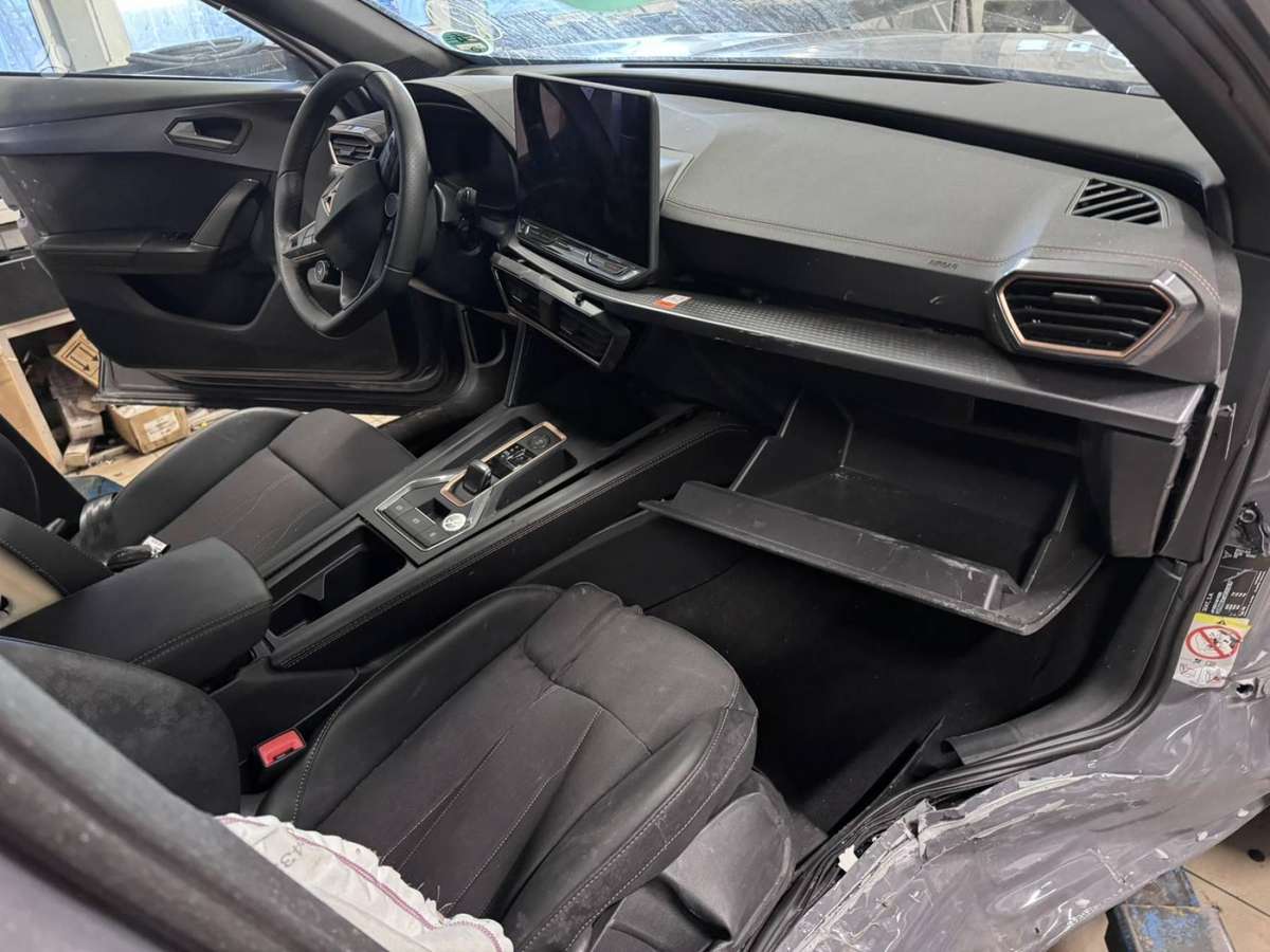 Cupra Formentor dalimis. Kėbulo numeris vin vsszzzkm1sr081167 variklis cupra 1