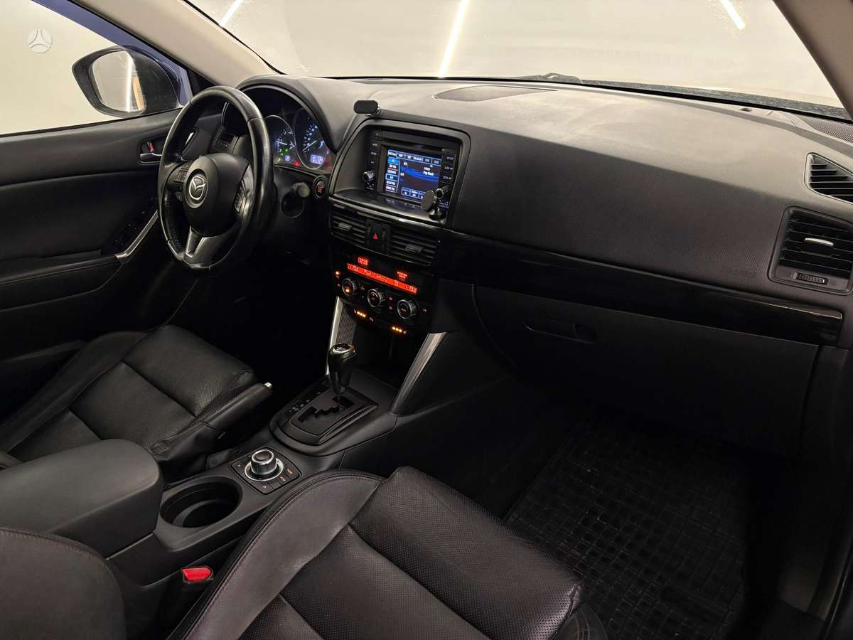 Mazda CX-5, 2.2 l., off-road / crossover