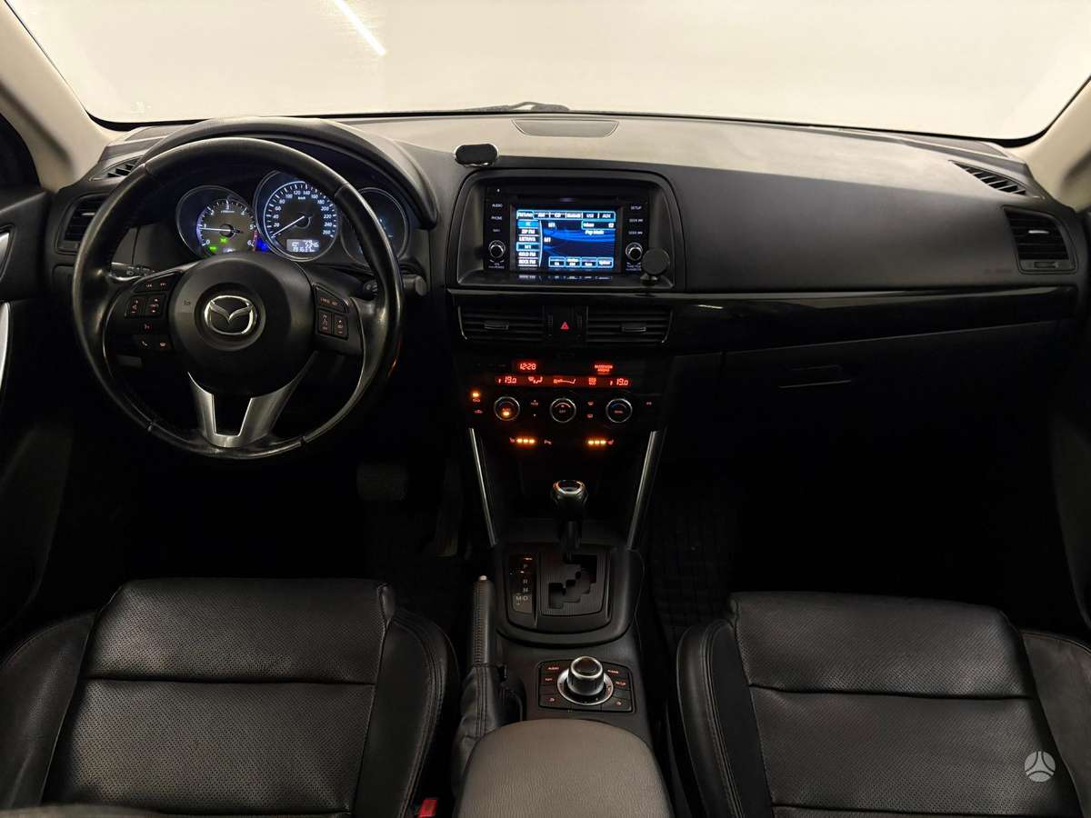 Mazda CX-5, 2.2 l., off-road / crossover