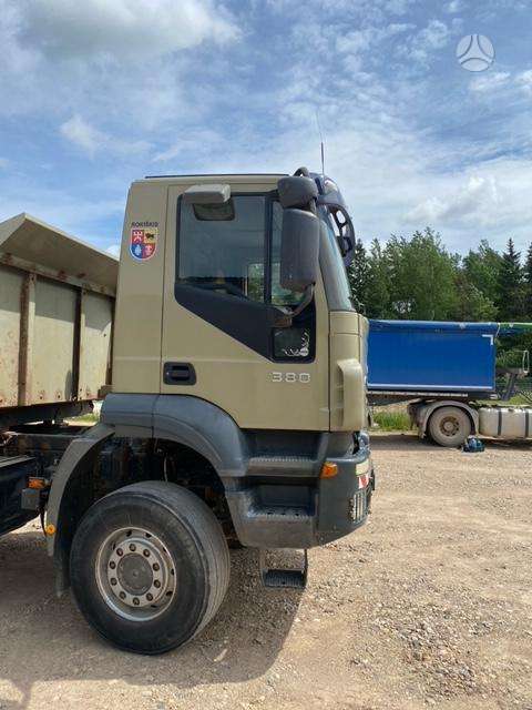 Iveco Traker, savivarčiai