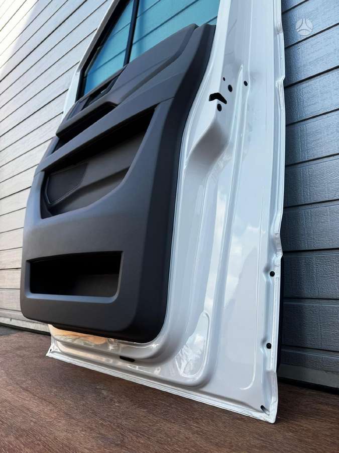 Volkswagen Crafter, cargo vans