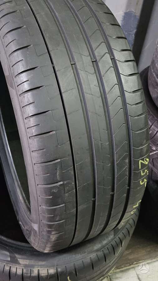 Pirelli P ZERO, summer 255/40 R19