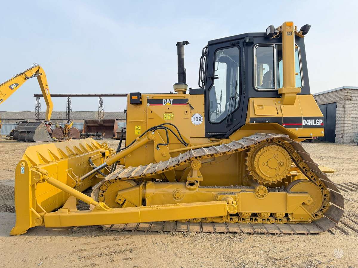 Caterpillar D4H LGP, buldozeriai
