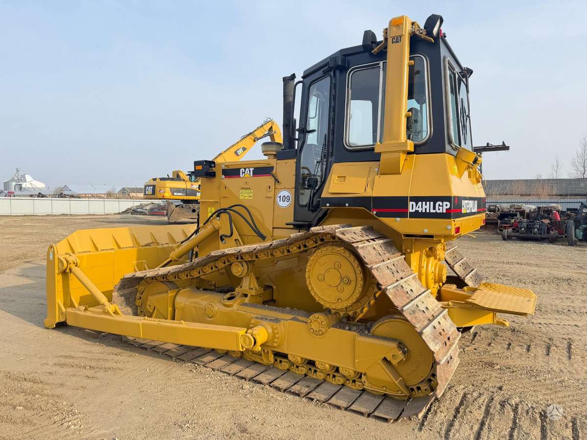 Caterpillar D4H LGP, buldozeriai