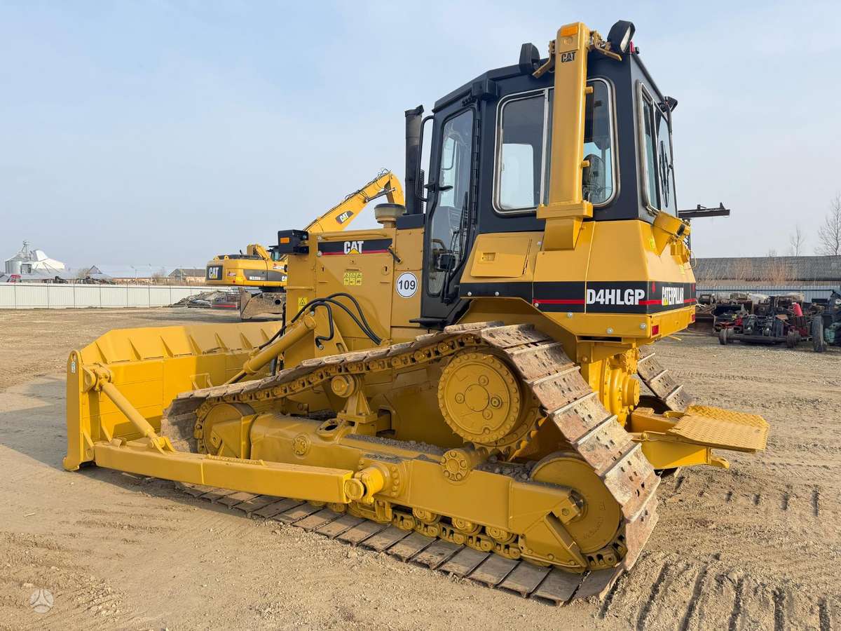 Caterpillar D4H LGP, бульдозеры